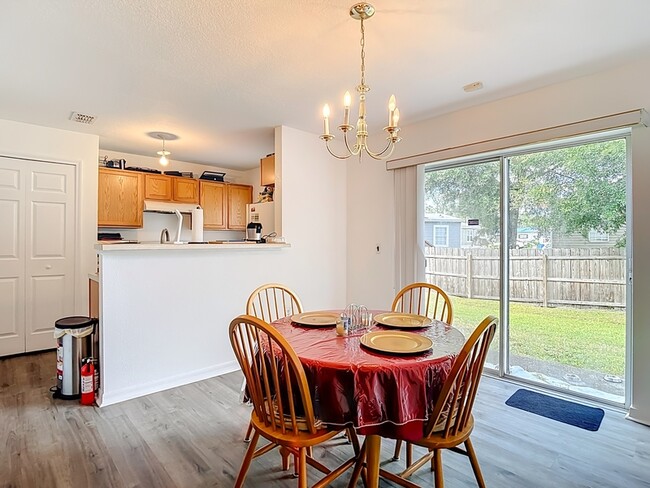 Building Photo - 9856 Ashburn Lake Dr