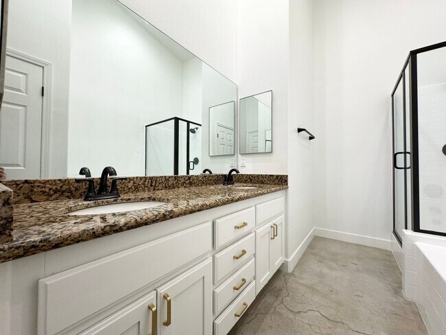 Building Photo - COMING SOON!!! 4 Bedroom / 2 Bath House with Solar in Desert Hot Springs!