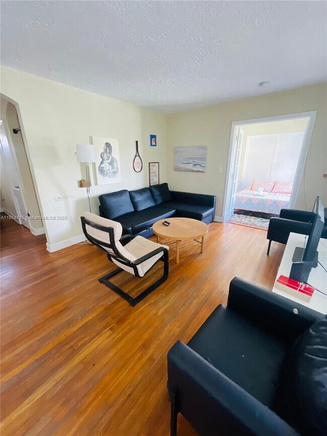 Building Photo - 39 Sidonia Ave