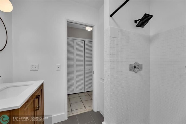 Building Photo - 4412 NE 21st Ave