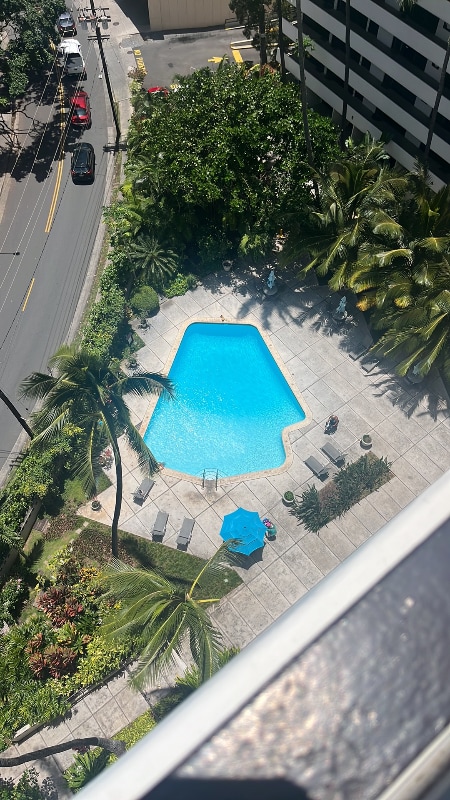 Building Photo - 425 Ena Rd