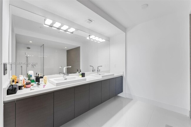 Building Photo - 300 Sunny Isles Blvd