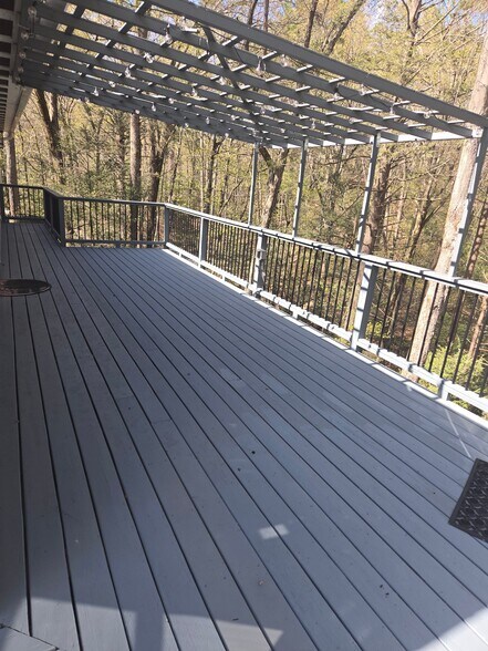 Building Photo - 78 Woodchuck Hill Rd