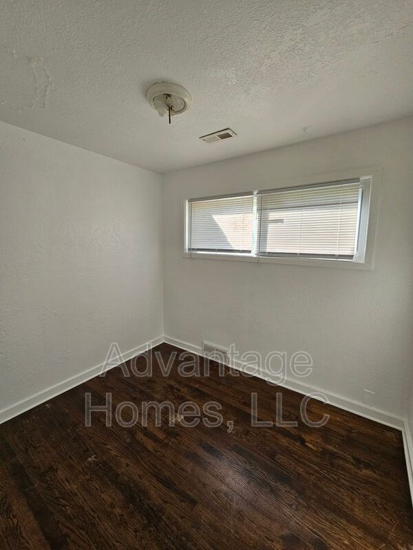 Building Photo - 11410 Palmer Ave