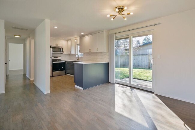 Building Photo - Adorable 3 bedroom Lynnwood rambler