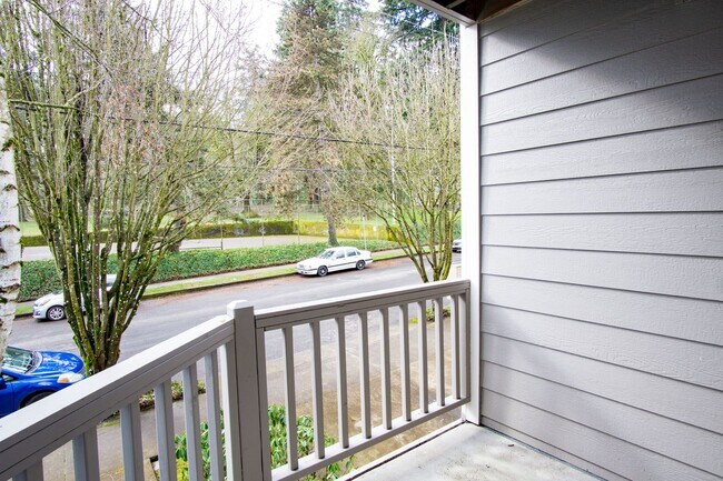 Building Photo - Lair Hill: Great 2 Bed 2 Bath with DW, W/D...