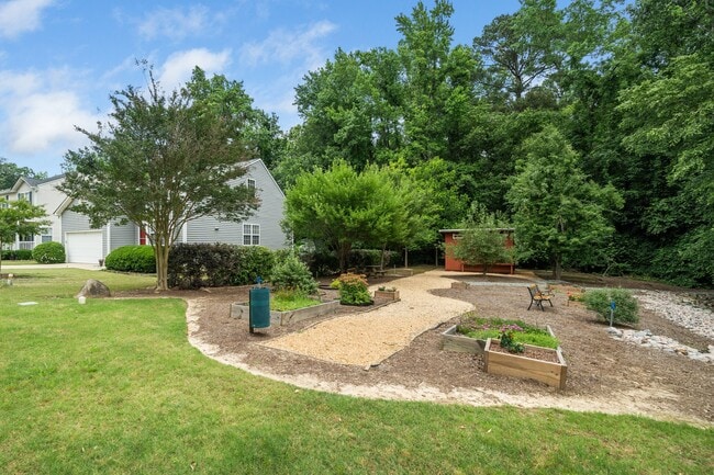 Building Photo - 232 N Honey Springs Ave