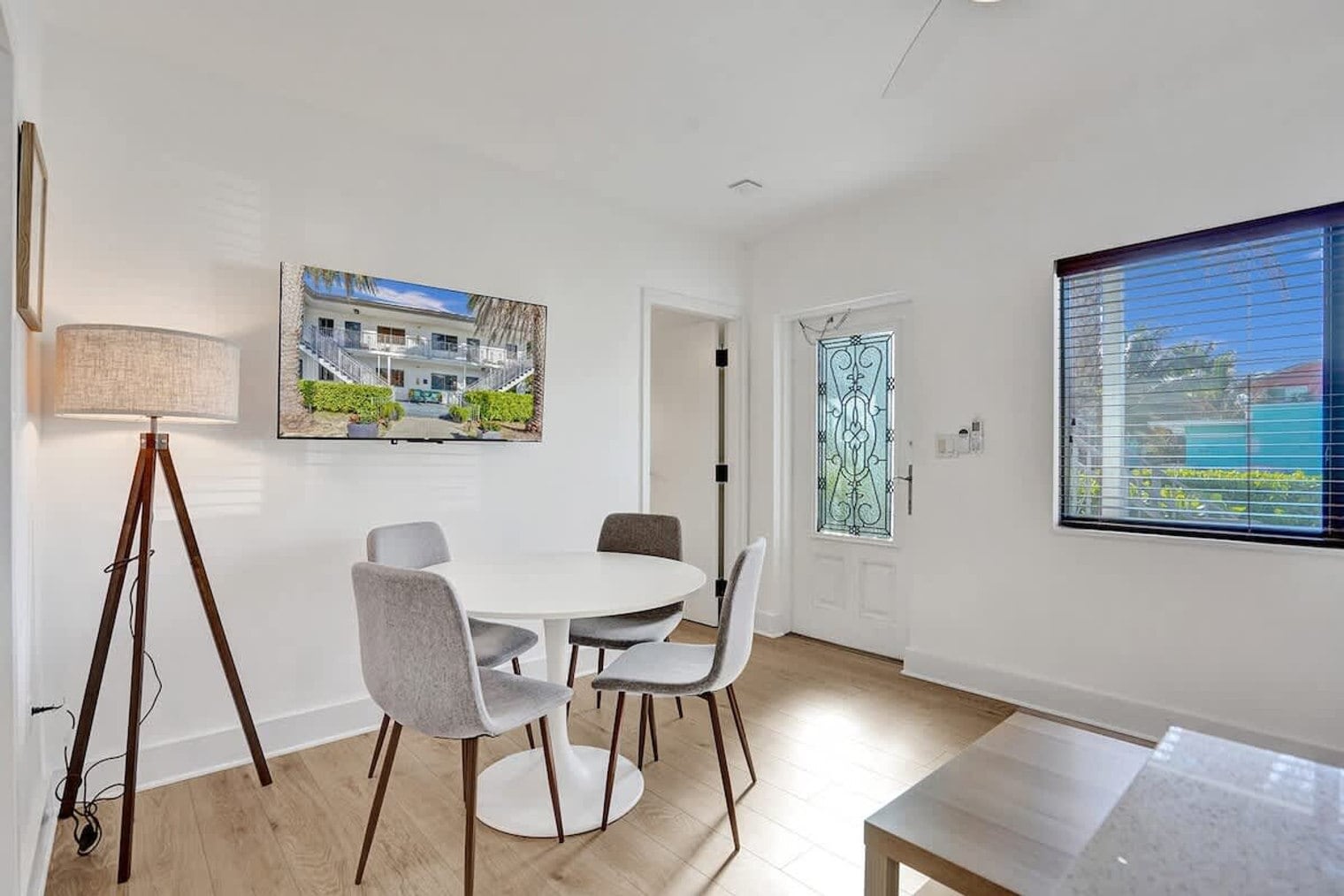 Building Photo - 333 Walnut St