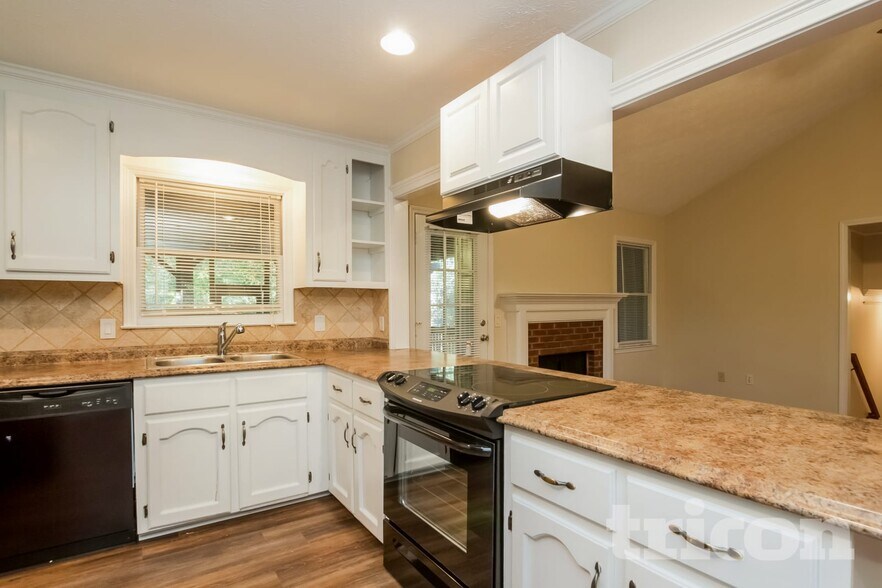 Building Photo - 828 Georgetown Dr