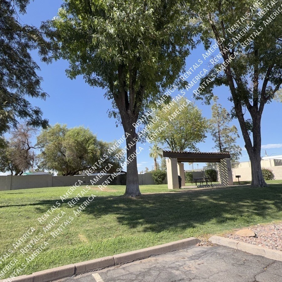 Building Photo - 520 N Stapley Dr