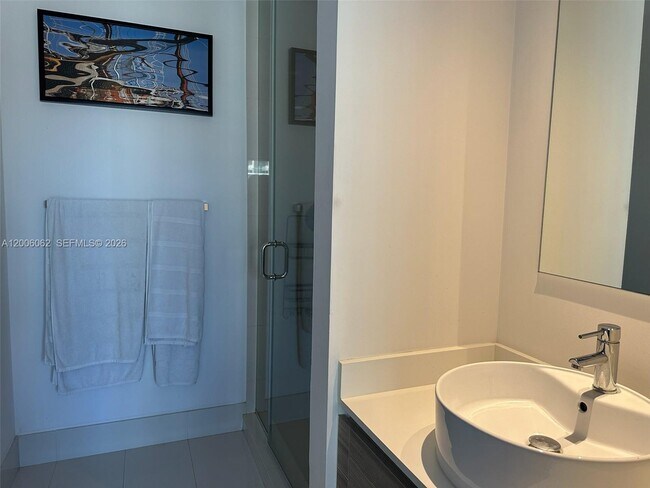 Building Photo - 121 NE 34th St