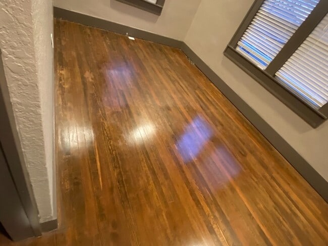 Building Photo - 2 Bed, 1 Bath House