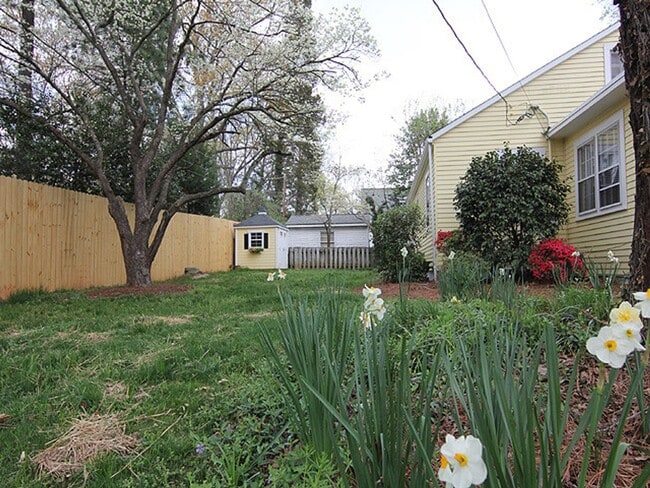 Building Photo - Adorable, Renovated Bungalow with Huge Yar...