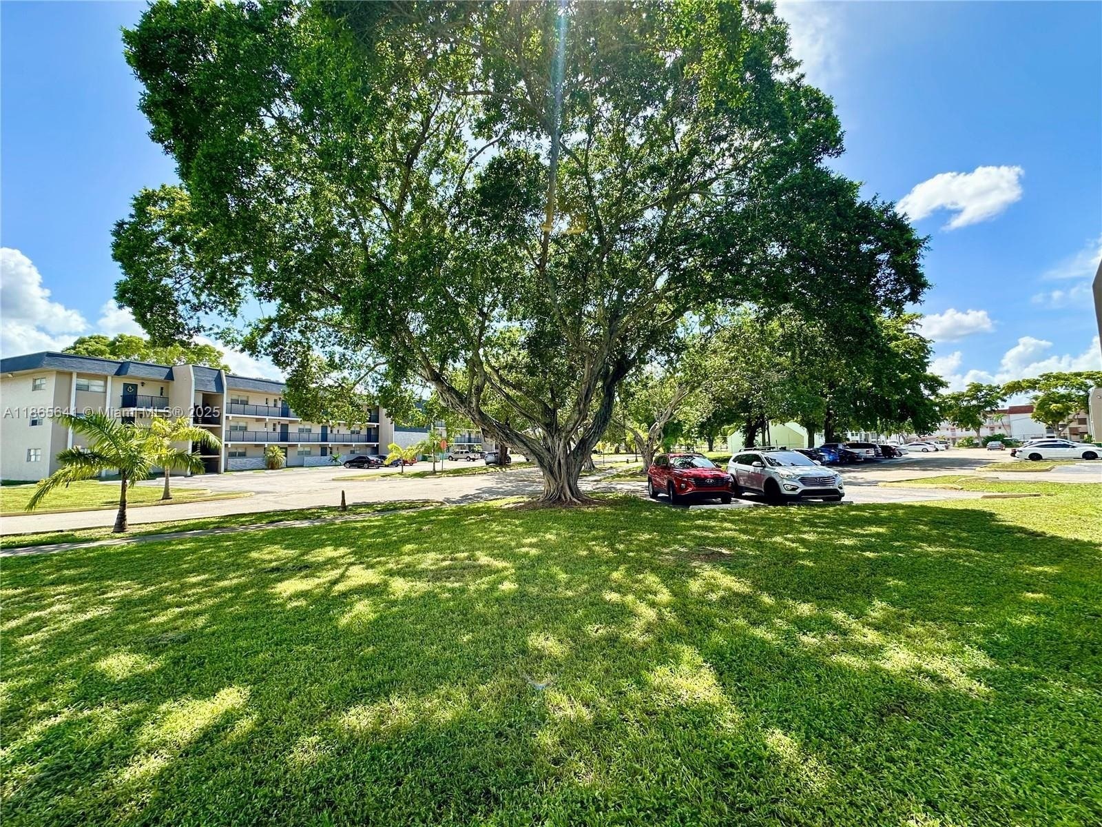 Building Photo - 7831 Colony Cir N