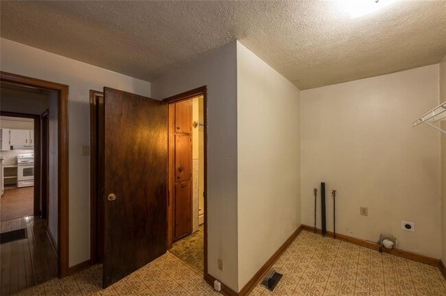 Building Photo - 6822 Wallis Rd