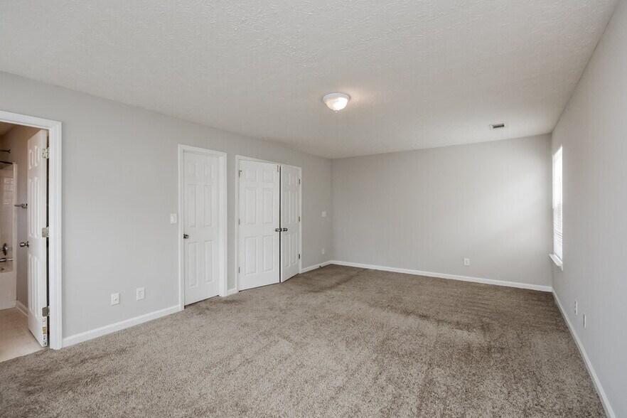 Building Photo - 145 Meadowridge Dr