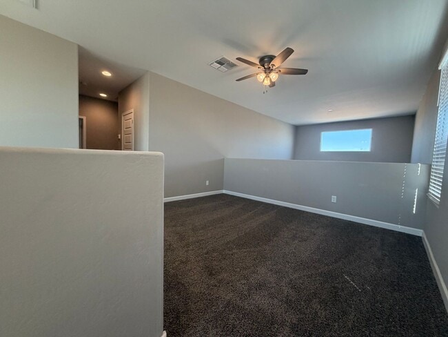 Building Photo - 40946 W Hillman Dr