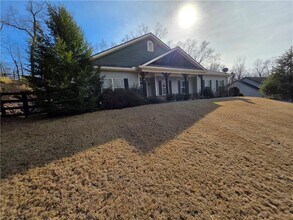 Building Photo - 9530 Lee Cir