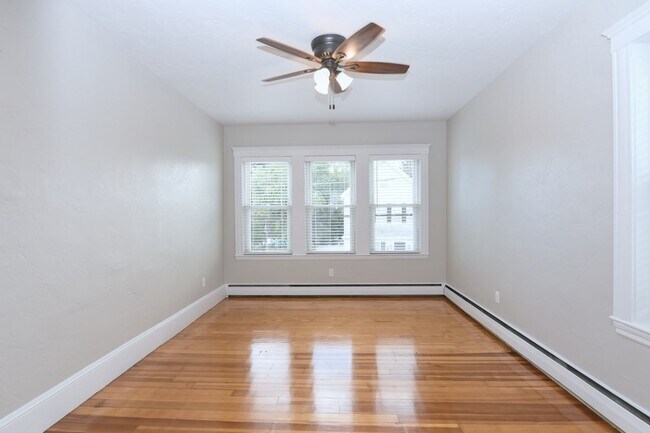 Building Photo - 499 Medford St