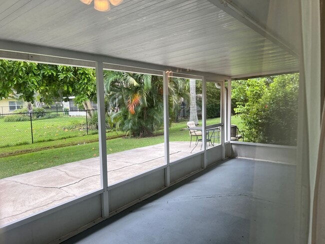 Building Photo - 2 Bedroom 2 Bath Single Family Home