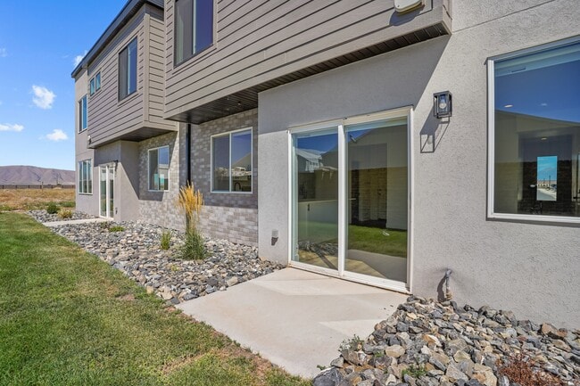 Building Photo - 521 W 1760 N