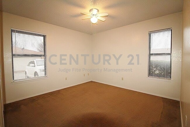Building Photo - 1110 Curtis Dr