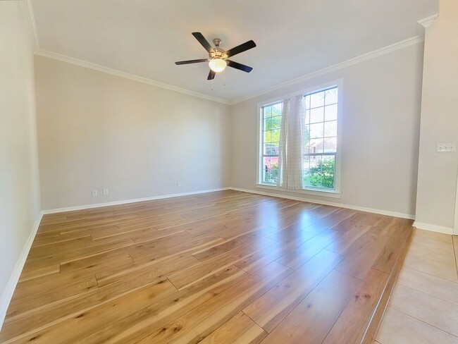 Building Photo - Beautiful Single Family - 4/BR 2.5/BA