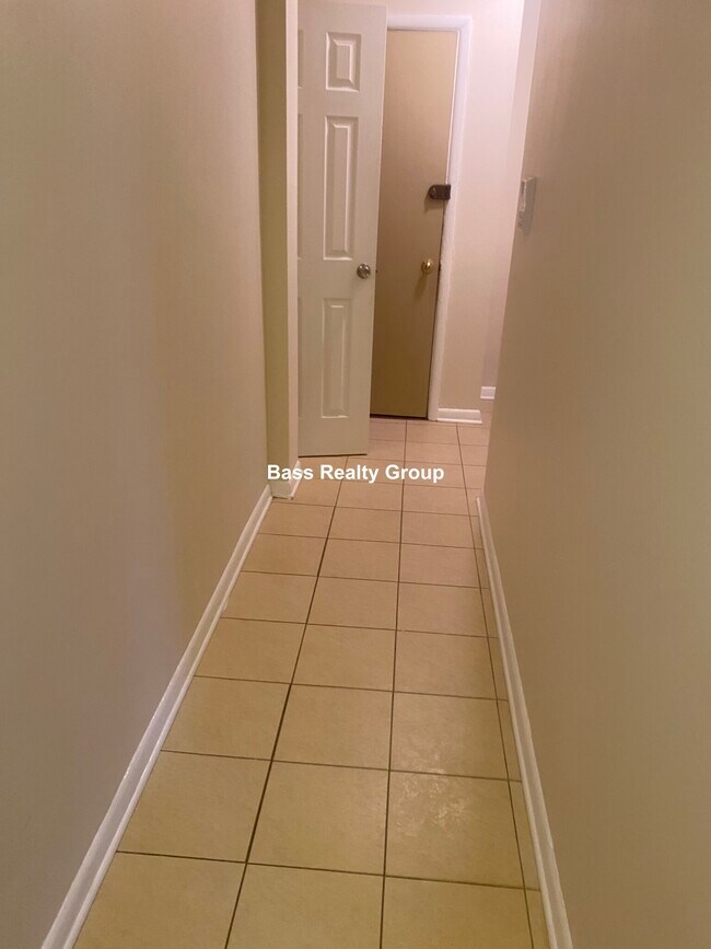 Building Photo - 810 Seward St