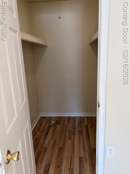 Building Photo - 6960 Foxthorn Dr