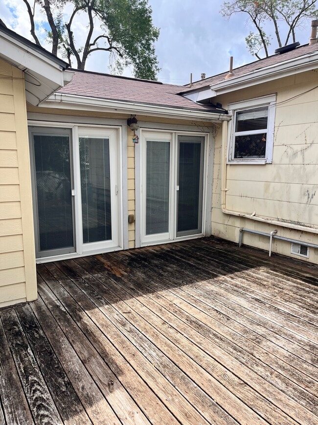Building Photo - 357 Irvington Dr