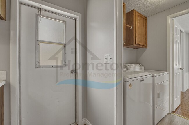Building Photo - 468800 US-95