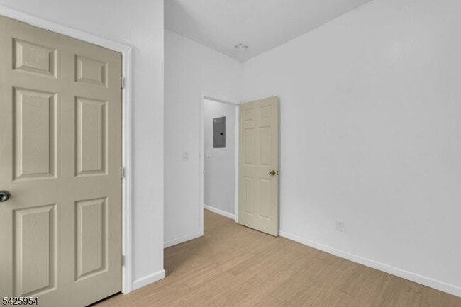 Building Photo - 123 Dodd St