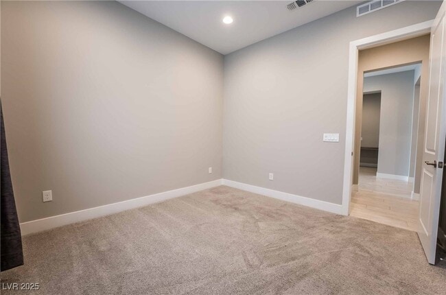Building Photo - 3020 Full Lotus Dr