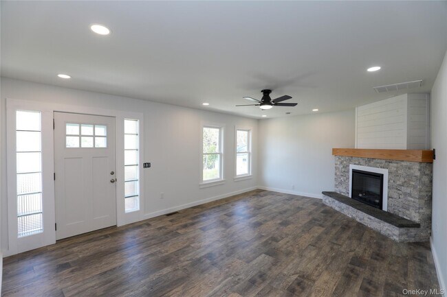 Building Photo - 111 Zandhoek Rd