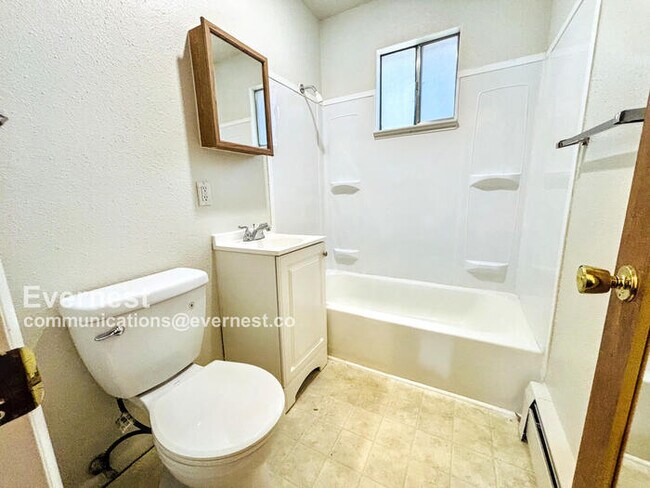Building Photo - 1305 Burton Ct