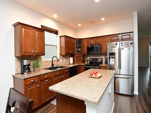 Building Photo - 14902 Mormon St