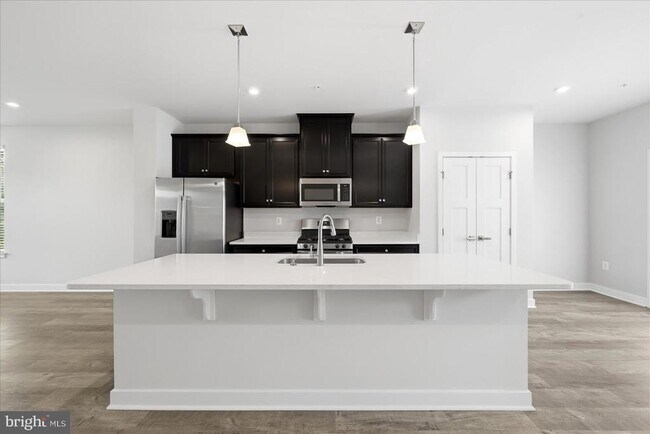 Building Photo - 1550 Adamson Wy
