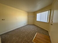 Building Photo - Great size studio apartment now available!