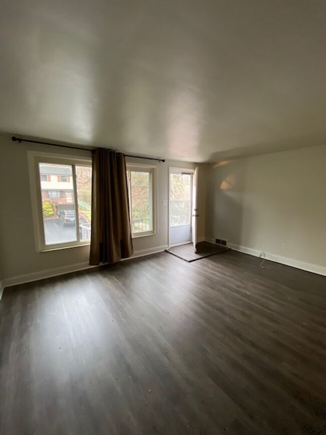 Building Photo - Now Leasing: 3BR Home in Pittsburgh, PA! A...