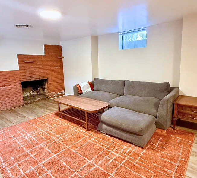 Building Photo - 741 Bel Mar Dr