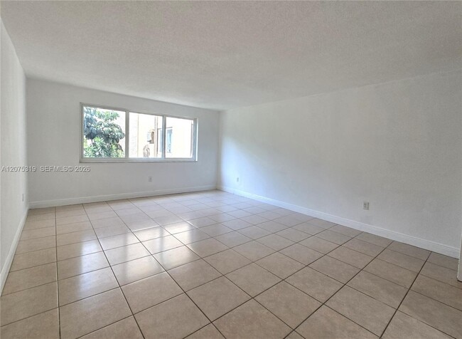 Building Photo - 6940 Miami Gardens Dr
