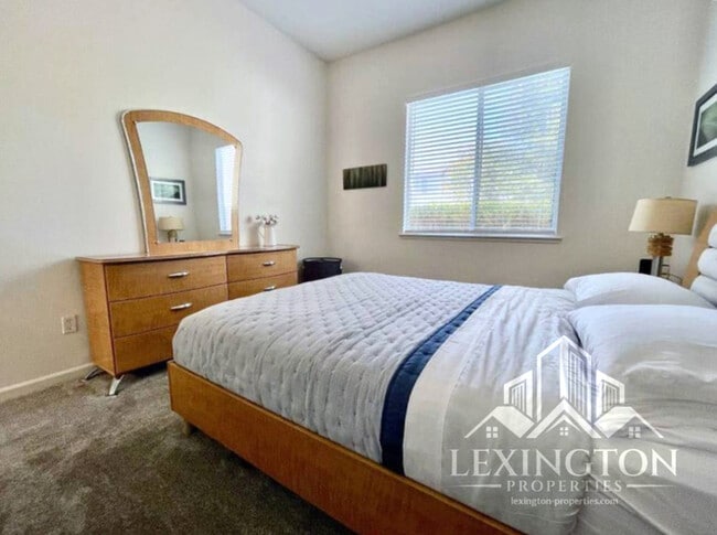 Building Photo - Stunning, 5BD/3BA Home, in West Sacramento with a Pool and BBQ!