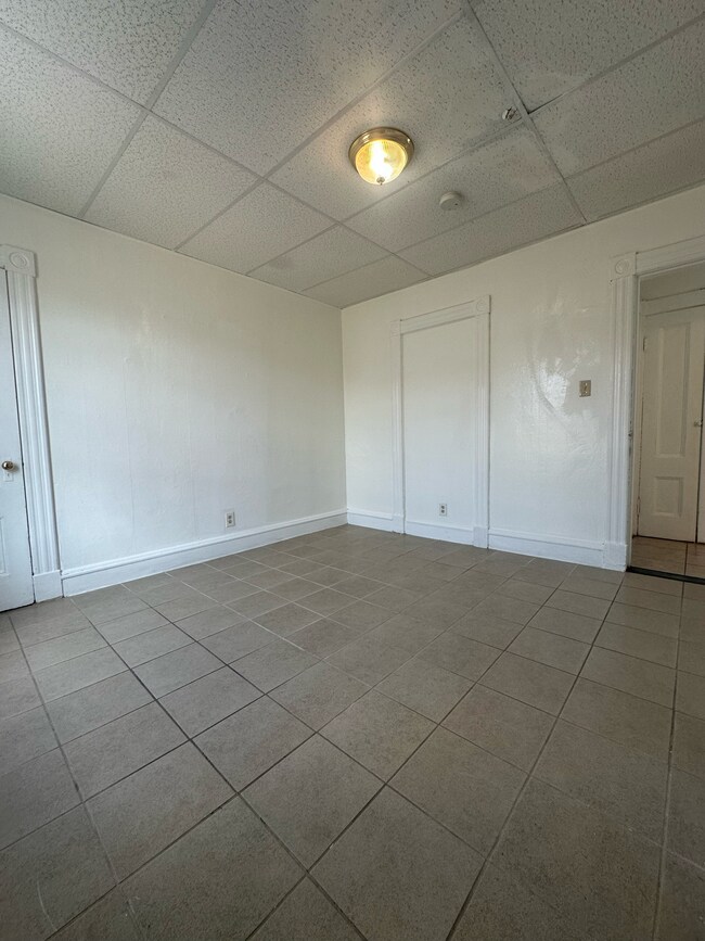 Building Photo - 100 Aiken Ave