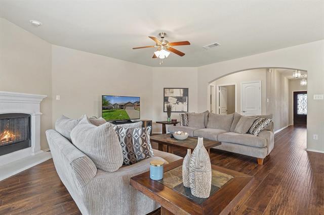 Building Photo - 2048 Forest Meadow Dr
