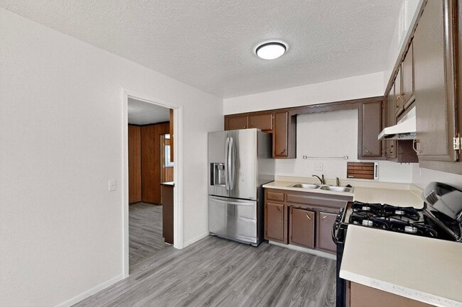 Building Photo - NE House 3/bd 1.75/ba 1/cg