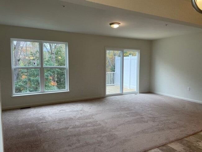 Building Photo - 8124 Kelly Dr