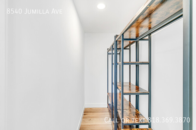 Building Photo - STYLISH AND MODERN 3BR/2BA IN RESIDENTIAL ...