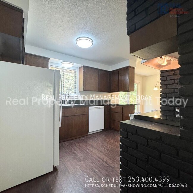 Building Photo - 8511-8513 116 St E