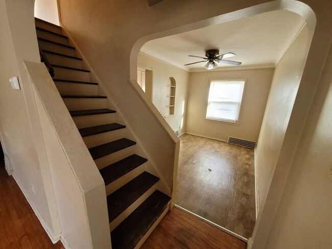 Building Photo - 267 E 250th St