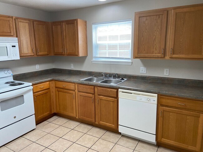Building Photo - Condominium in Academy Commons